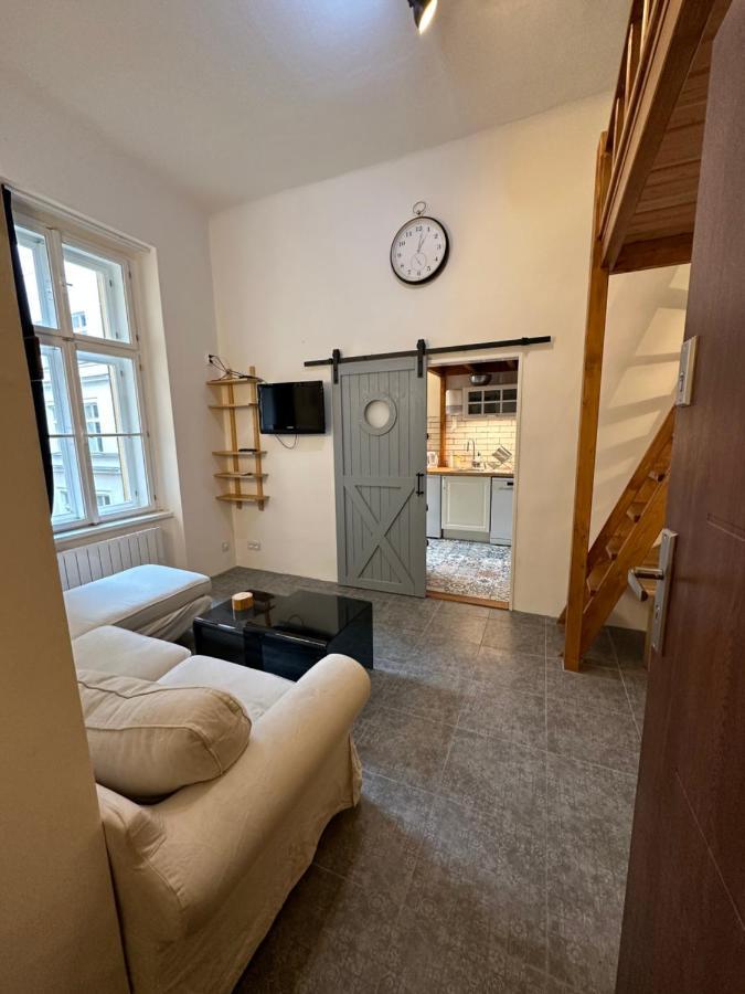 Cozy New Loft Apartment Praga Zewnętrze zdjęcie